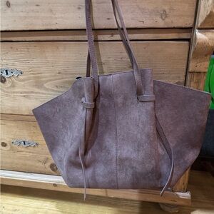 Suede Tote Bag in Mauve - Unbranded